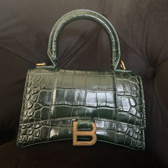 I’m selling my mini balenciaga bag - Picture 3 of 7